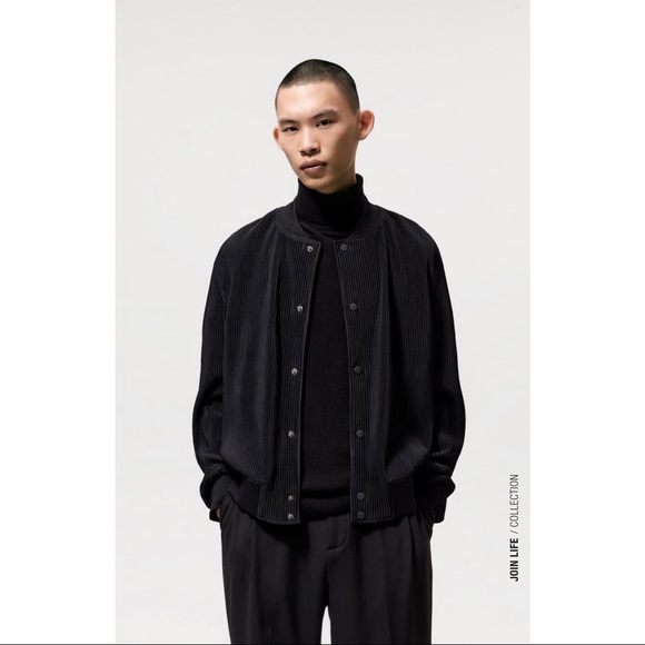 ZARA - Pleated Bomber Jacket - Picture 1 of 6